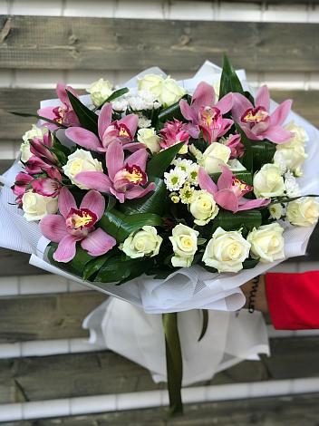 Букет цветов из: Розы и Хризантемы в Ревякино