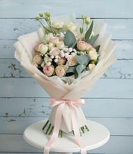 Букет цветов из:  Розы и Лизиантусы в Ревякино