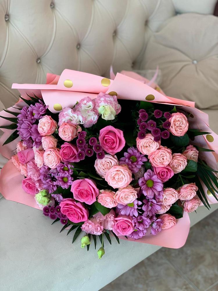 Букет цветов из: Хризантемы, Розы и Лизиантусы в Ревякино