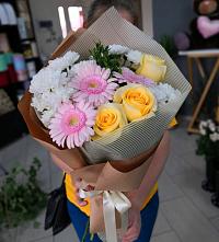 Букет цветов из:  Герберы, Розы и Хризантемы в Ревякино