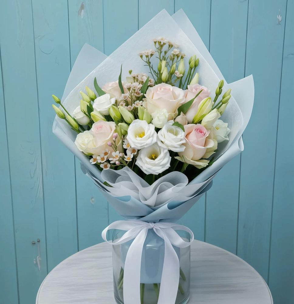 Букет цветов из: Розы и Лизиантусы в Ревякино