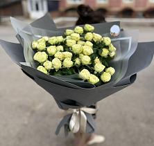 Букет Белые кустовые розы Солинеро в Ревякино