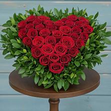 Цветочная композиция из Розы в виде сердца в Ревякино