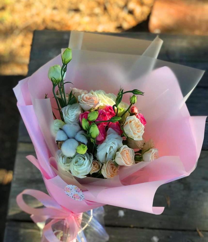 Букет цветов из: Розы и Лизиантусы в Ревякино