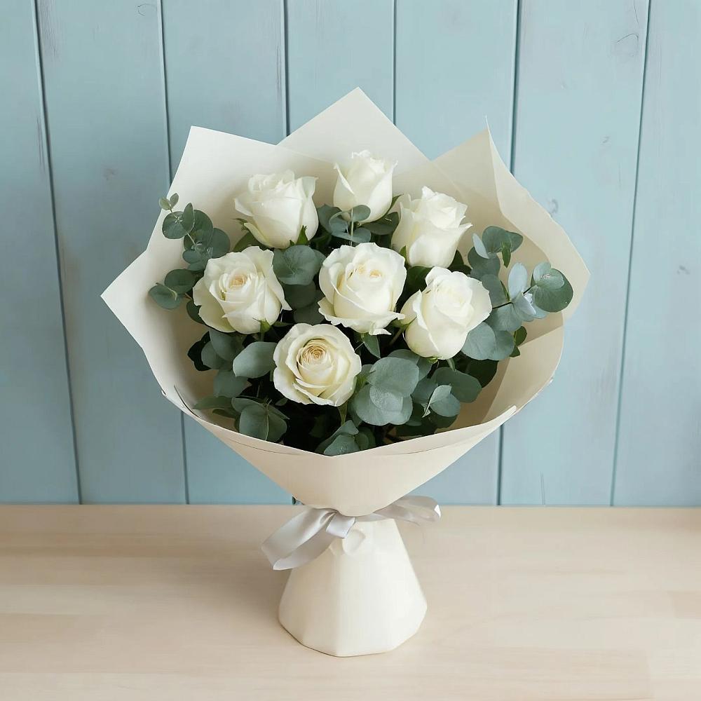 Букет Белые розы в Эвкалипте в Ревякино