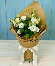 Букет цветов из:  Хризантемы и Лизиантусы в Ревякино