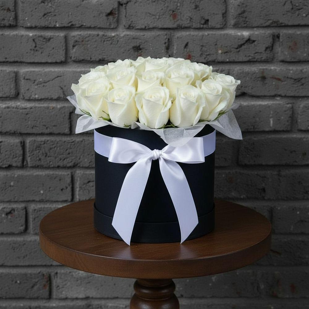 Цветочная композиция из Розы в шляпной коробке в Ревякино