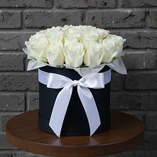 Цветочная композиция из Розы в шляпной коробке в Ревякино