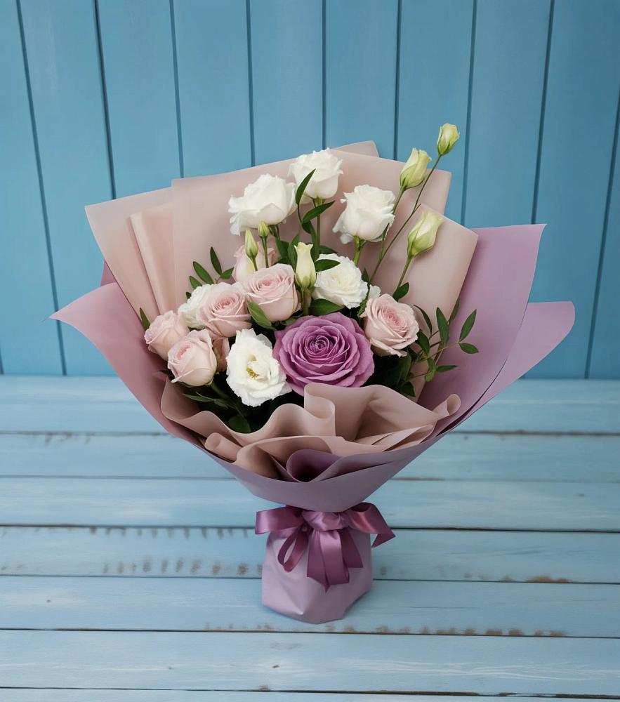 Букет цветов из: Розы и Лизиантусы в Ревякино